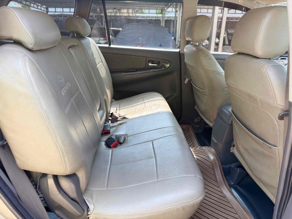 Toyota Innova 2.0E 2013 XE NHÀ SỬ DỤNG RẤT ĐẸP - 132392923
