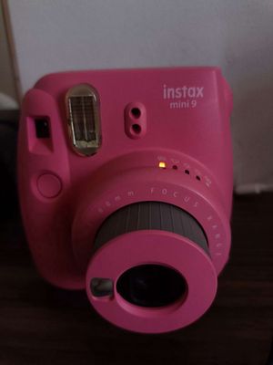 Cần bán xác máy ảnh instax mini 9