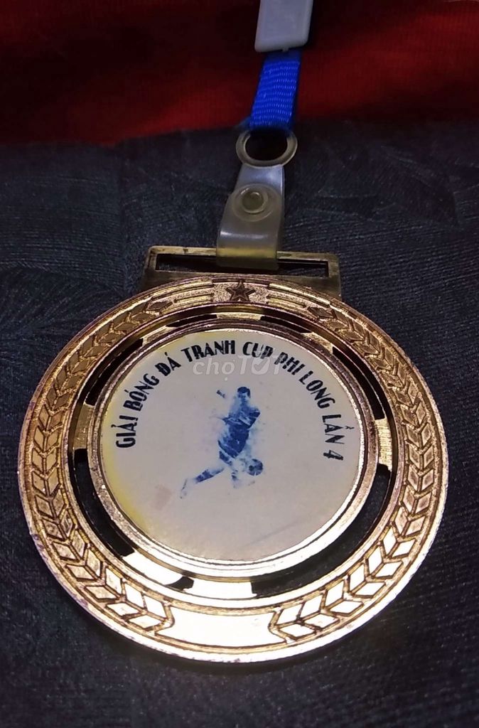 🪎Đồ sưu tầm: Huy chương Vàng môn bóng đá, có ship. Mua bán Sở thích khác tại Quận Ninh Kiều Cần Thơ được đăng bởi Shop Tứ Quí hình 1