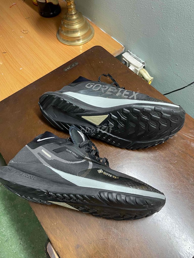 Giày chạy bộ Nike-size 42