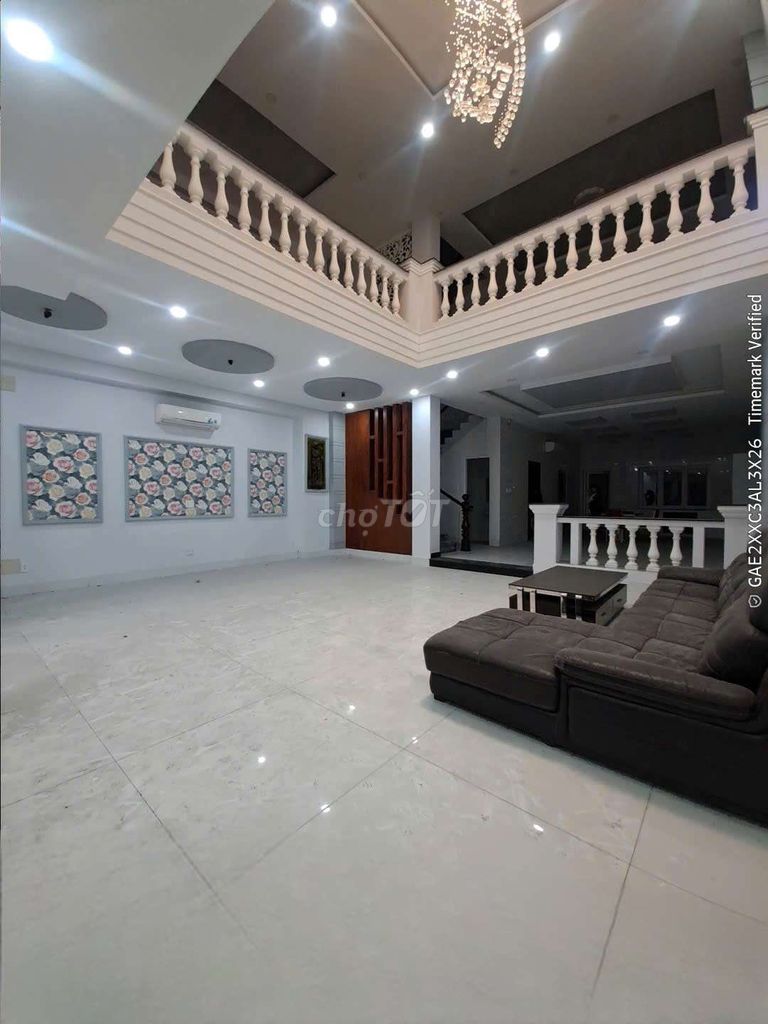 Rent · 6 bd · 200 м² · Quận 7, ул. Đường Trần Trọng Cung