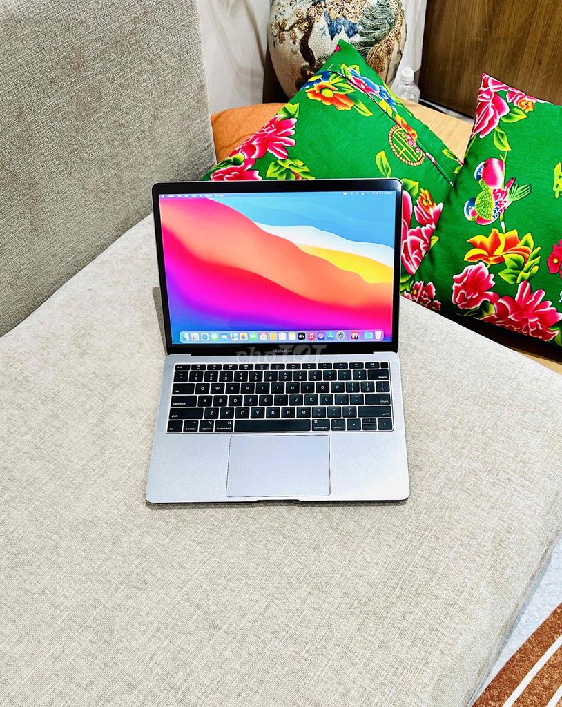 Apple Macbook Air 2019 i5 8GB/128GB. Mua bán Laptop tại Quận Hồng Bàng Hải Phòng được đăng bởi Trần Mạnh Cường hình 1