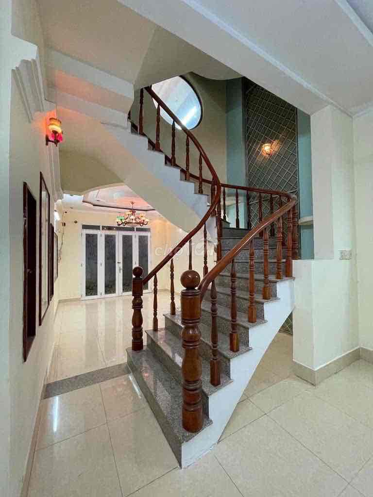 Дом 1 этаж, 2 лофта, терраса, 5 спален, 4х18м, переулок Huỳnh Tấn Phát, 7-й округ