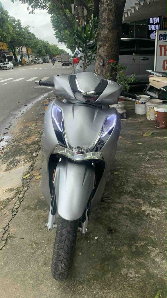 SH350i Bạc 2022. Mua bán Xe máy tại Quận Cẩm Lệ Đà Nẵng được đăng bởi Tan Trung hình 2