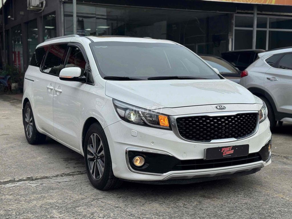 KIA Sedona 2.2 DATH 2017 отличный автомобиль в оригинале без дефектов