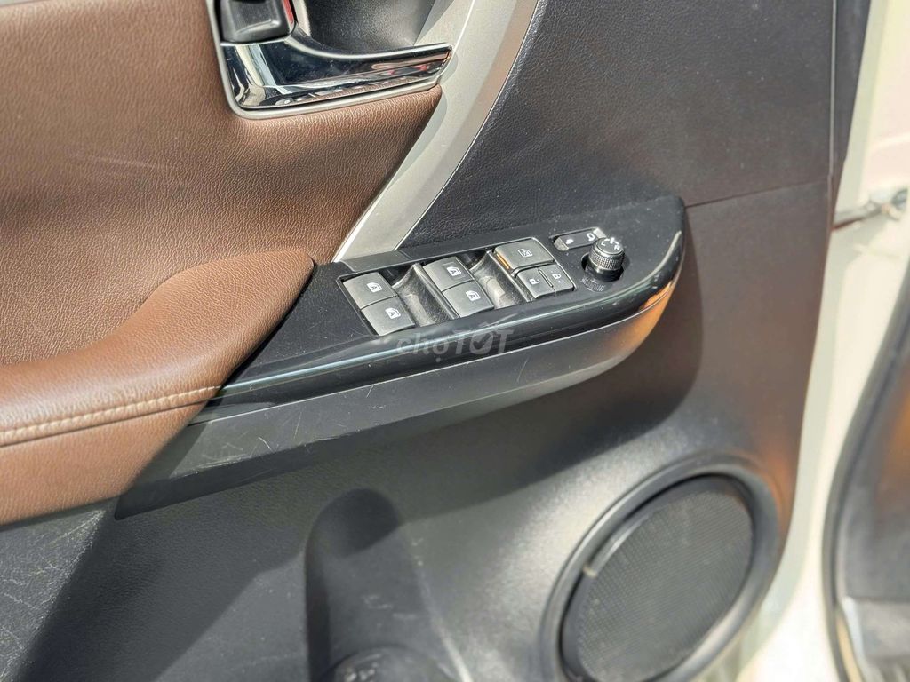 fortuner 2017 2.7V máy xăng 1 cầu 85.000k. Mua bán Ô tô tại Quận Gò Vấp Tp Hồ Chí Minh được đăng bởi Cường Lã Auto hình 9