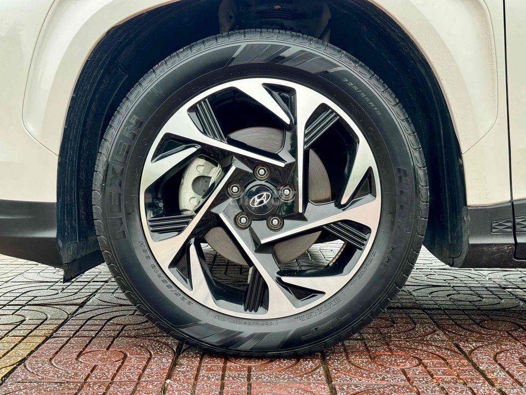 Hyundai Custin 2023 1.5 Turbo Đặc biệt 27000 km. Mua bán Ô tô tại Quận Cẩm Lệ Đà Nẵng được đăng bởi nguyễn văn khoa hình 18