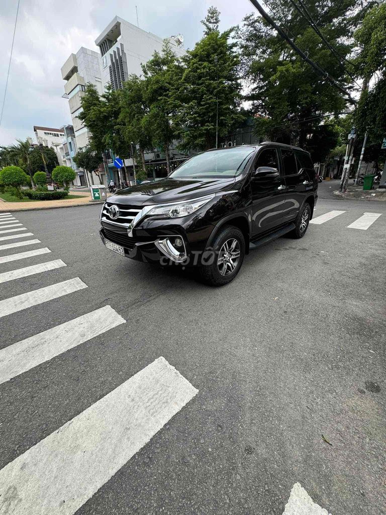 Cần bán Toyota Fortuner 2020 máy dầu số tự động