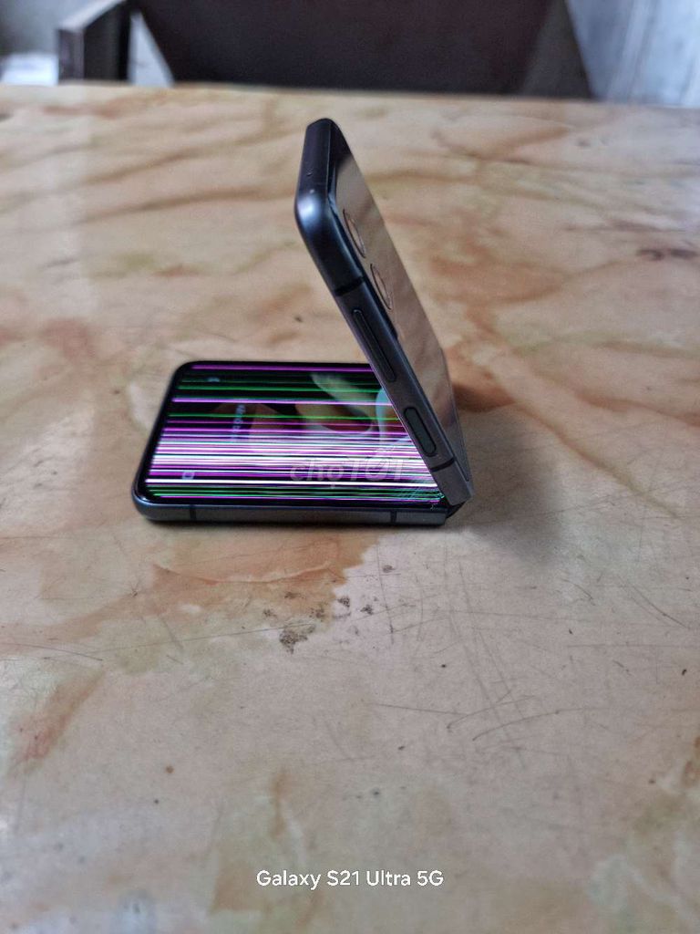 Samsung Galaxy Z Flip Xám Hỏng màn hình. Mua bán Điện thoại tại Quận Tây Hồ Hà Nội được đăng bởi Lê hùng hình 1
