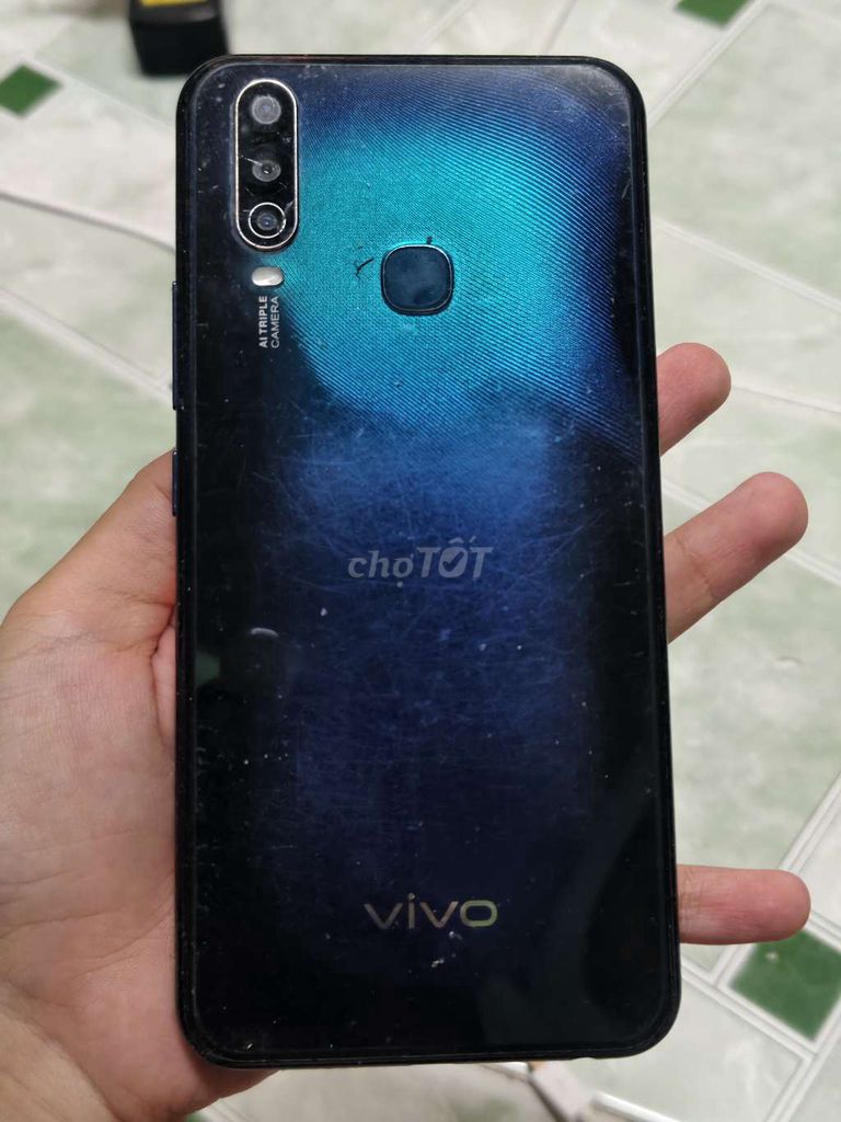 Vivo U10 Đen có sạc. Mua bán Điện thoại tại Quận Tân Phú Tp Hồ Chí Minh được đăng bởi Meo  hình 1