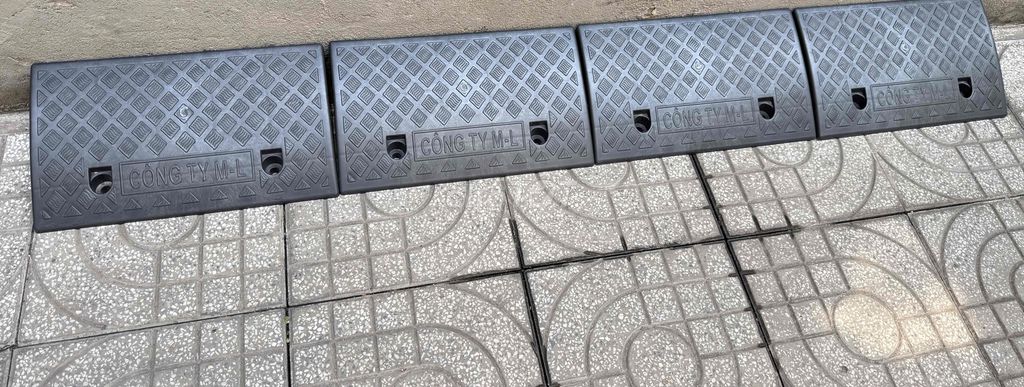 bán bốn cái bục nhựa composit lót tam cấp. Mua bán Đồ chuyên dụng, Giống nuôi trồng tại Thành phố Bà Rịa Bà Rịa - Vũng Tàu được đăng bởi Nguyễn Tuấn hình 1