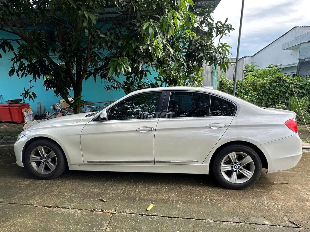 BMW 3 Series 2014 320i - 88000 km. Mua bán Ô tô tại Thành phố Thủ Đức Tp Hồ Chí Minh được đăng bởi Trường Nguyễn hình 5
