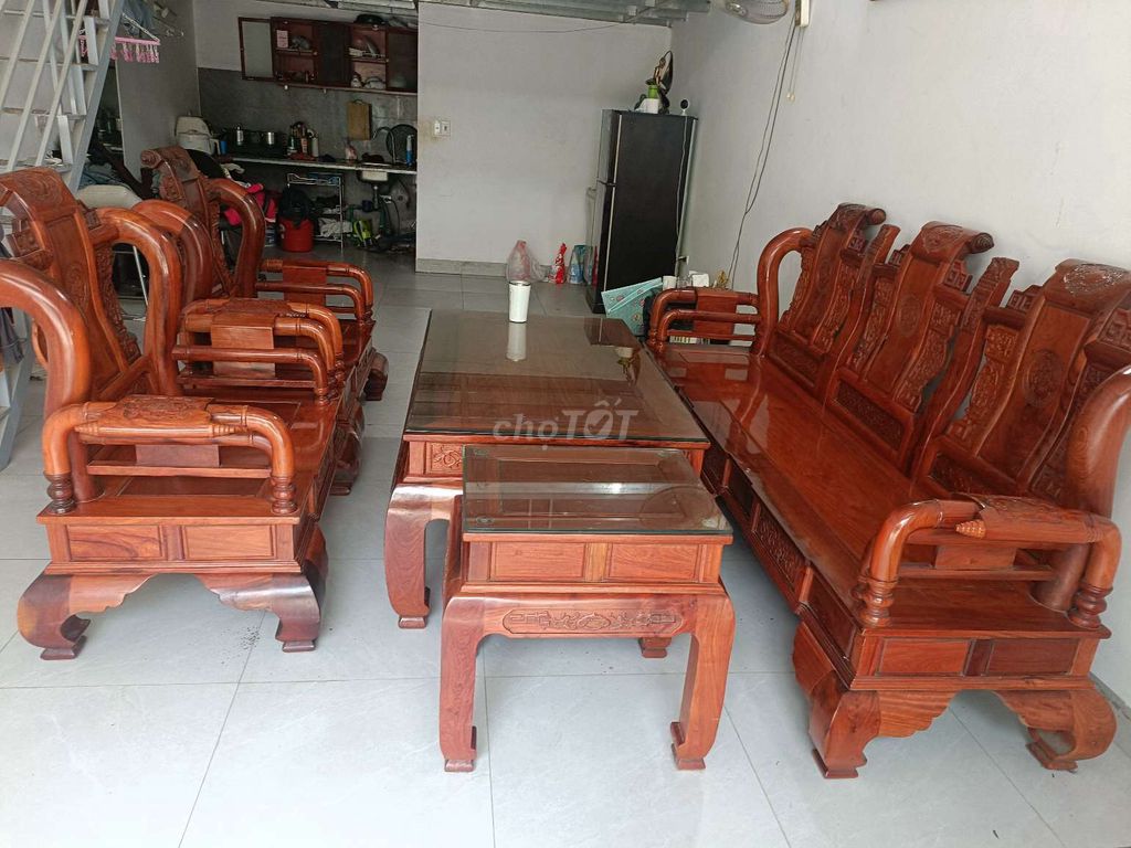 Bộ bàn ghế phòng khách Gỗ Nâu đỏ 6 món VIP. Mua bán Bàn ghế tại Quận Hà Đông Hà Nội được đăng bởi Hiệp hình 1