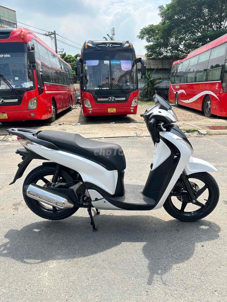 Honda SHi 150 2012 Trắng. Mua bán Xe máy tại Quận 12 Tp Hồ Chí Minh được đăng bởi Cửa hàng Xe máy 380 hình 10