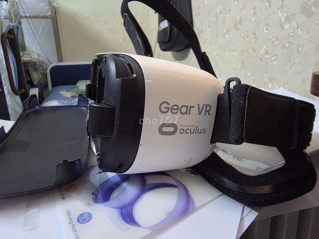 Kính thực tế ảo Samsung Gear VR. Mua bán Thiết bị đeo thông minh tại Huyện Thanh Trì Hà Nội được đăng bởi Minh hình 1