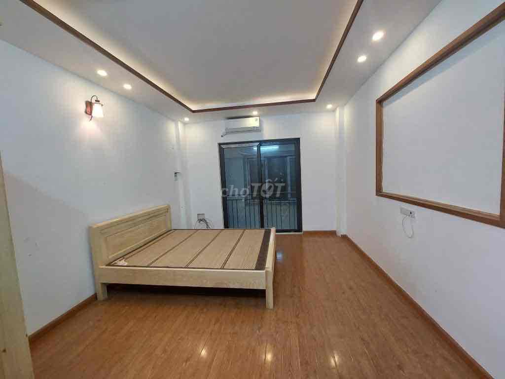 BÁN NHÀ LĨNH NAM 30m2 4 TẦNG NHÀ Ở NGAY FULL NỘI THẤT