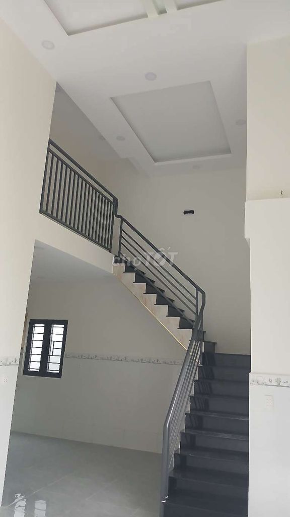 Nhà ngay chợ Linh Xuân/2 tầng/3 PN/2WC.HXH.cần bán gấp