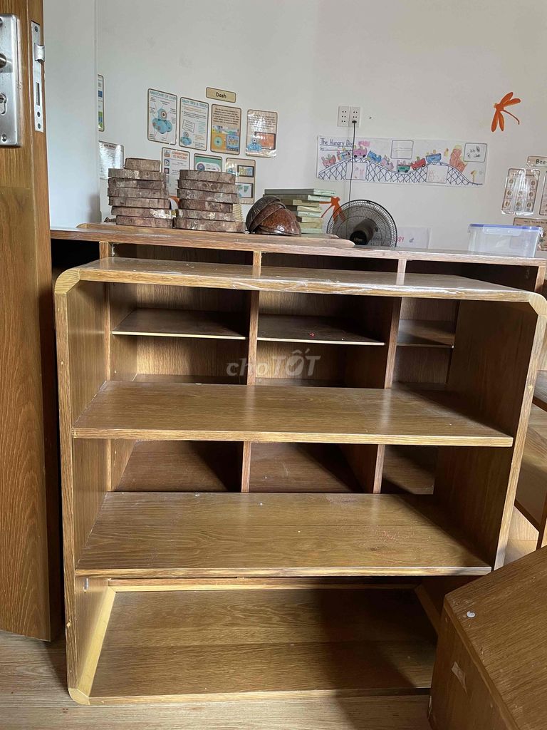 Kệ 3 tầng Gỗ Thật còn tốt và chắc chắn. Mua bán Tủ, kệ gia đình tại Thành phố Thủ Đức Tp Hồ Chí Minh được đăng bởi Thảo Nguyễn hình 1