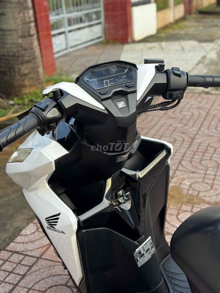 Thanh Lý Vario 150. Mua bán Xe máy tại Thành phố Buôn Ma Thuột Đắk Lắk được đăng bởi Cửa Hàng Xe Máy 297 Nguyễn văn cừ hình 5