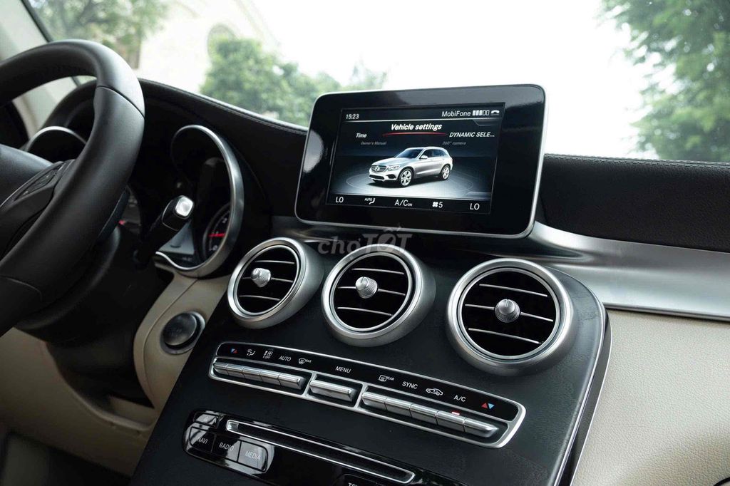 LONG ANH AUTO về Mercedes GLC300 4Matic model 2018. Mua bán Ô tô tại Quận 7 Tp Hồ Chí Minh được đăng bởi LongAnh AuTo  hình 8
