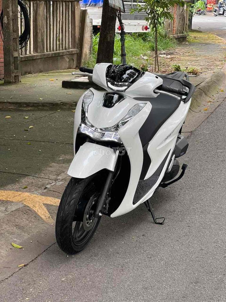 SH 125i 2022 LƯỚT TRẮNG ĐEN SPORTY