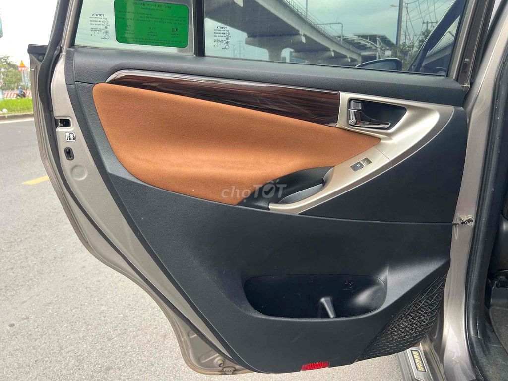 Toyota Innova V số tự động màu đồng 7 ghế ghế điện. Mua bán Ô tô tại Quận Bình Thạnh Tp Hồ Chí Minh được đăng bởi Đại lý chính hãng xe qua sử dụng Toyota Sài Gòn hình 8