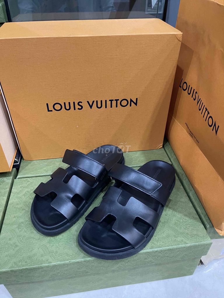 Dép Hermes Chypre Nam Đen size 39 Mới 99%. Mua bán Giày dép tại Huyện Đông Anh Hà Nội được đăng bởi Anh Son Phan hình 1