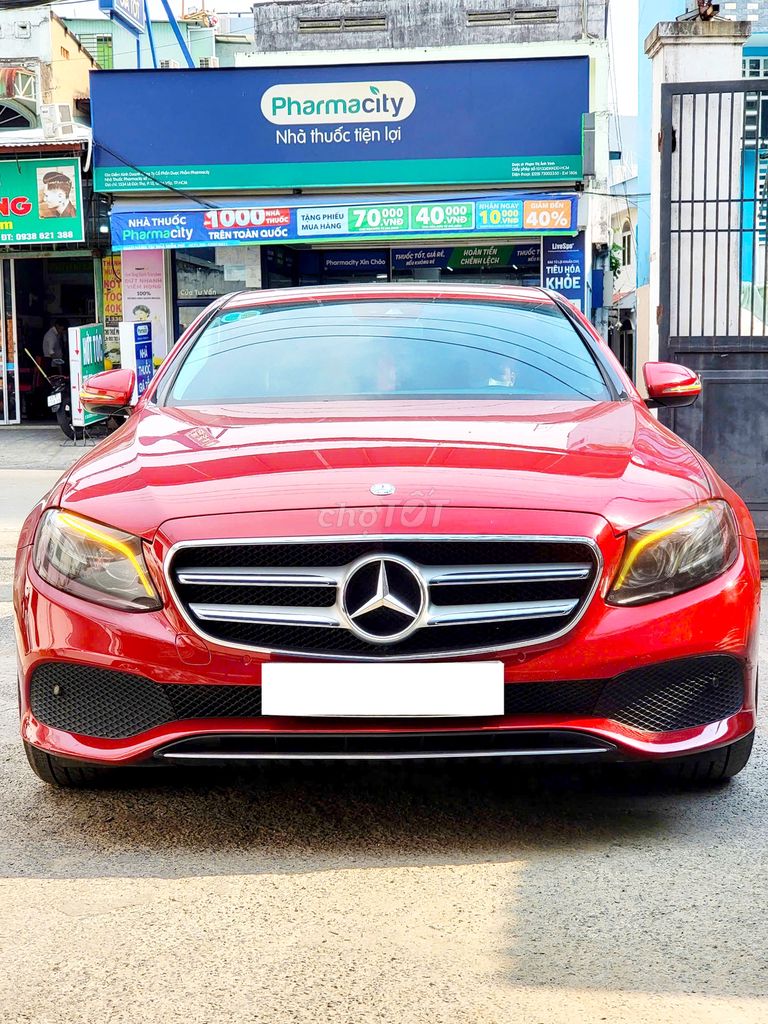 Mercedes Benz E250 đăng ký lần đầu 2017 Sang Trọng