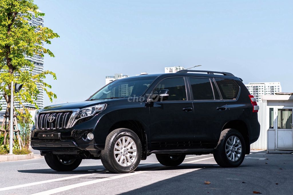 Toyota Prado 2016 TXL 2.7L cực mới. Mua bán Ô tô tại Quận Cầu Giấy Hà Nội được đăng bởi Quân Q Auto hình 2