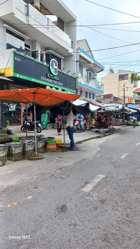 CHO THUÊ NHÀ MT HOÀNG NGỌC PHÁCH NGAY CHỢ