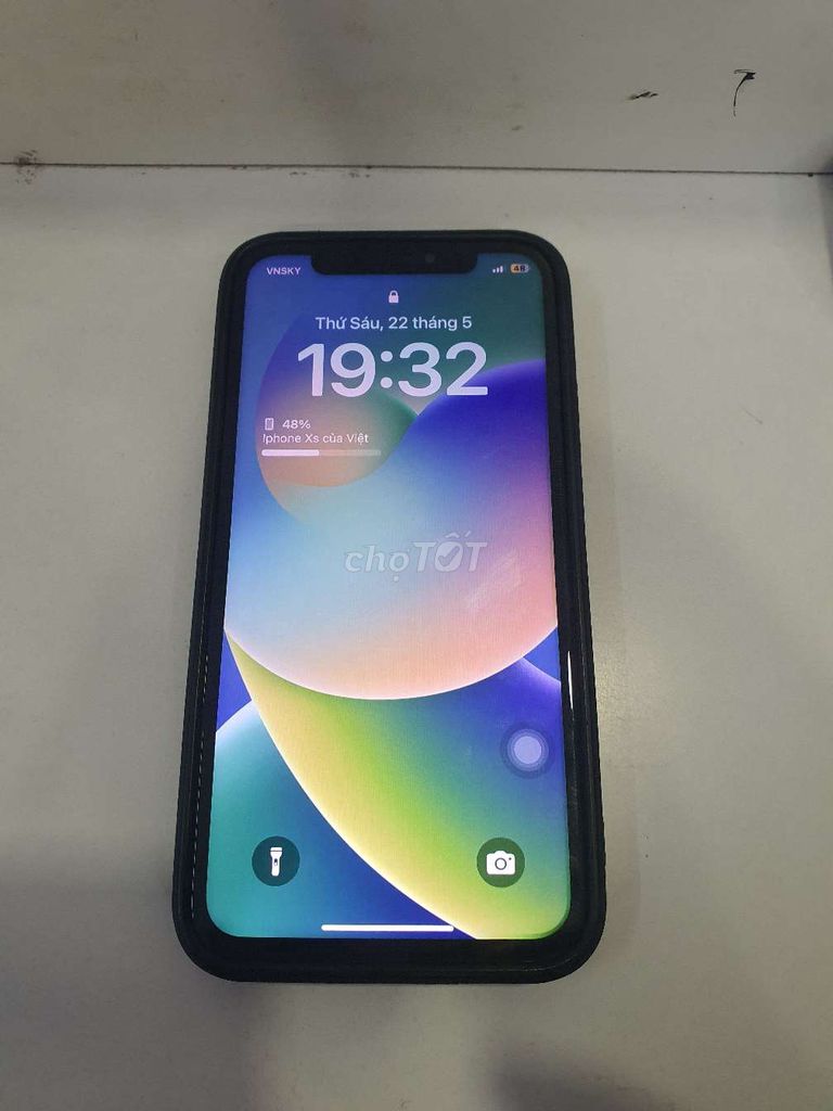 iPhone Xs 64GB Đen Nứt kính lưng. Mua bán Điện thoại tại Thành phố Thuận An Bình Dương được đăng bởi Quốc Việt hình 1