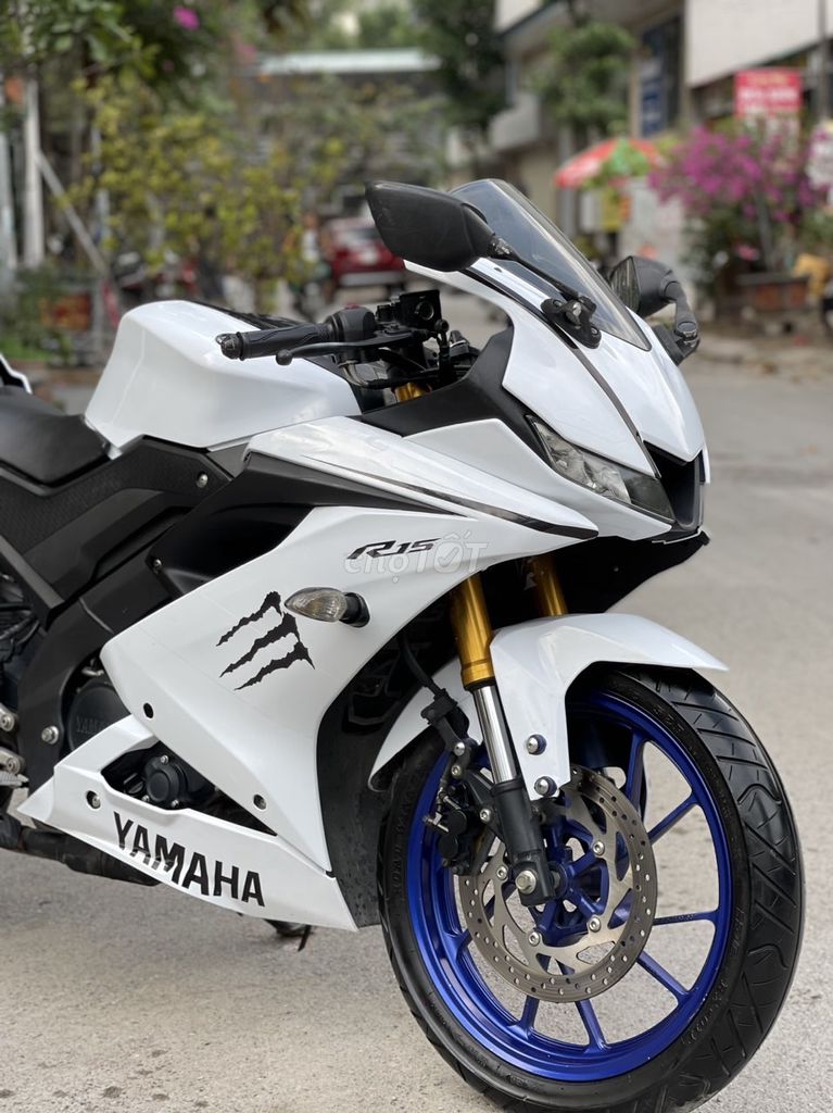 Yamaha R15 Trắng. Mua bán Xe máy tại Quận Hoàng Mai Hà Nội được đăng bởi Phú Lý hình 4