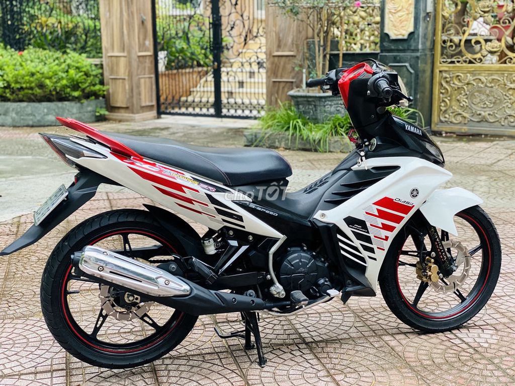 Yamaha Exciter 135 RC trắng đỏ sport 2017 biển HN