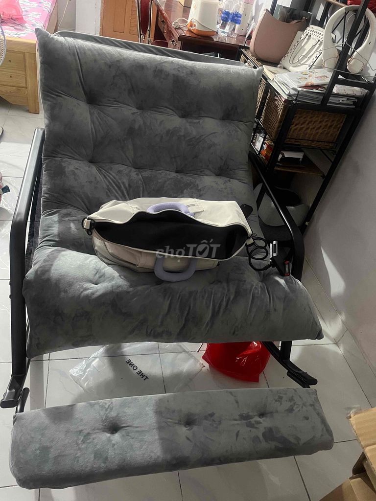 Ghế bập bênh Xám Vải Đã dùng. Mua bán Bàn ghế tại Huyện Hóc Môn Tp Hồ Chí Minh được đăng bởi Tên chưa cung cấp hình 1