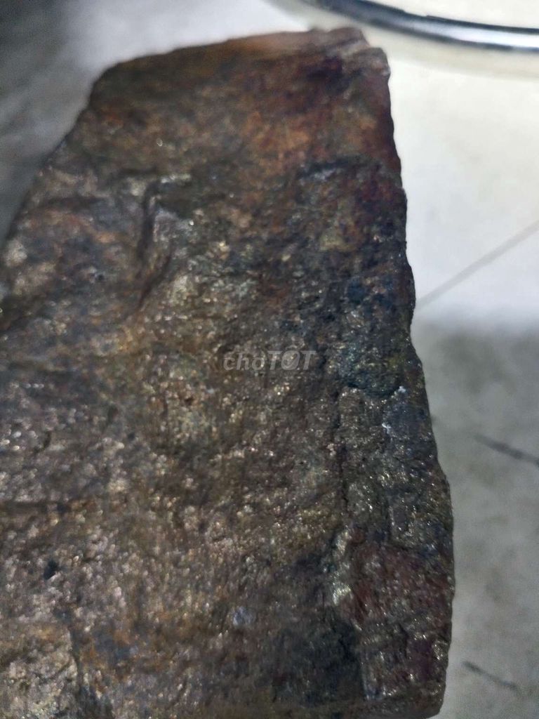 Đá sưu tầm Nâu Xám Độc lạ