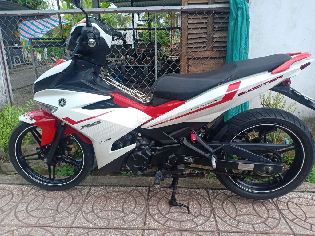 Yamaha Exciter 150 Trắng Đỏ Còn zin. Mua bán Xe máy tại Quận Ninh Kiều Cần Thơ được đăng bởi Điền hình 6