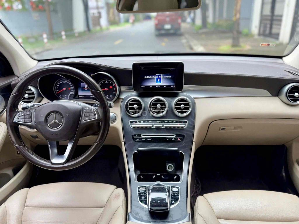 Mercedes Benz GLC300 4Matic sx 2018 đen/kem