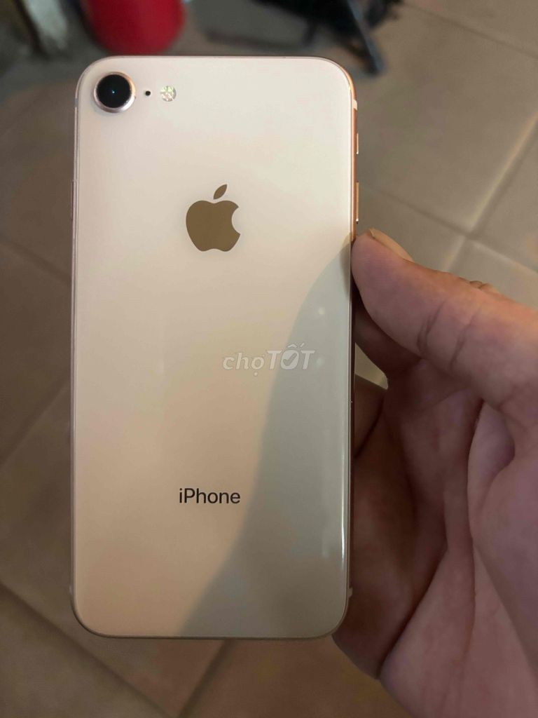 Apple iPhone 8 64GB Vàng. Mua bán Điện thoại tại Quận 10 Tp Hồ Chí Minh được đăng bởi Nguyễn Văn Biết hình 1