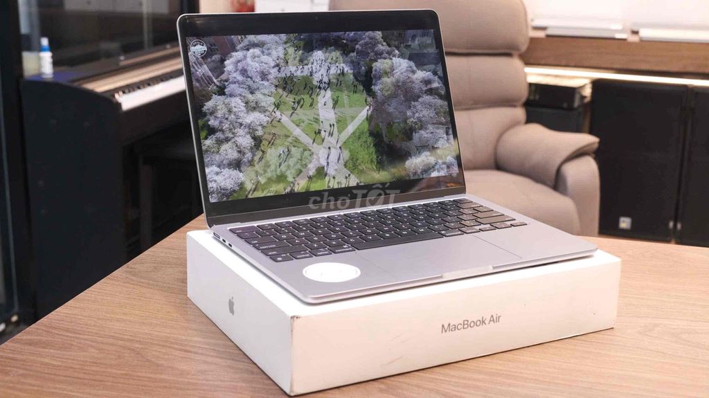 MacBook Air 13-inch M3 16GB/256GB đẹp 99. Mua bán Laptop tại Quận Bình Thạnh Tp Hồ Chí Minh được đăng bởi Vân Anh 2Tech House hình 1
