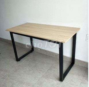 Bàn làm việc khung sắt gỗ 1.2m. Mua bán Bàn ghế tại Quận Nam Từ Liêm Hà Nội được đăng bởi Nguyễn Văn Kiên hình 1