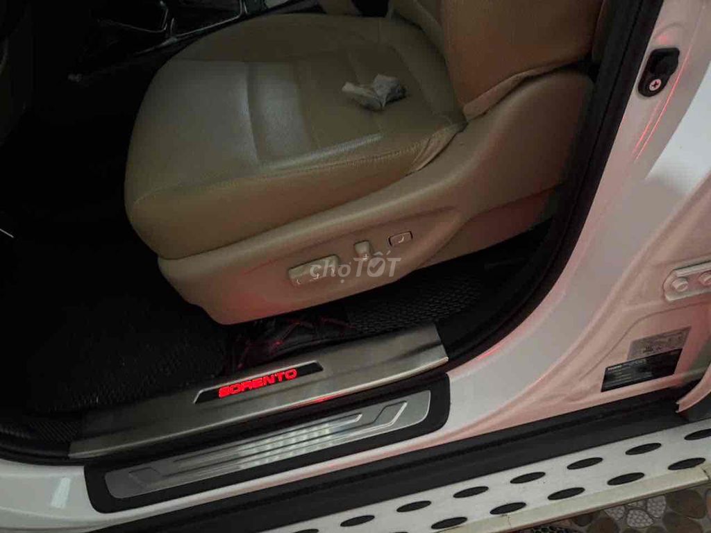 Kia Sorento 2.4 Premium ĐK 3/2020 Odo 12.000 km. Mua bán Ô tô tại Quận 8 Tp Hồ Chí Minh được đăng bởi Hiếu Trần hình 15