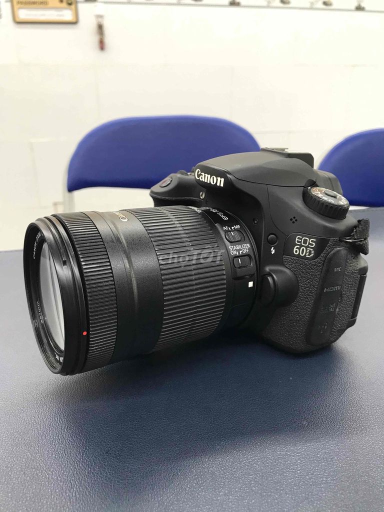 Canon 60D len 18-135 is