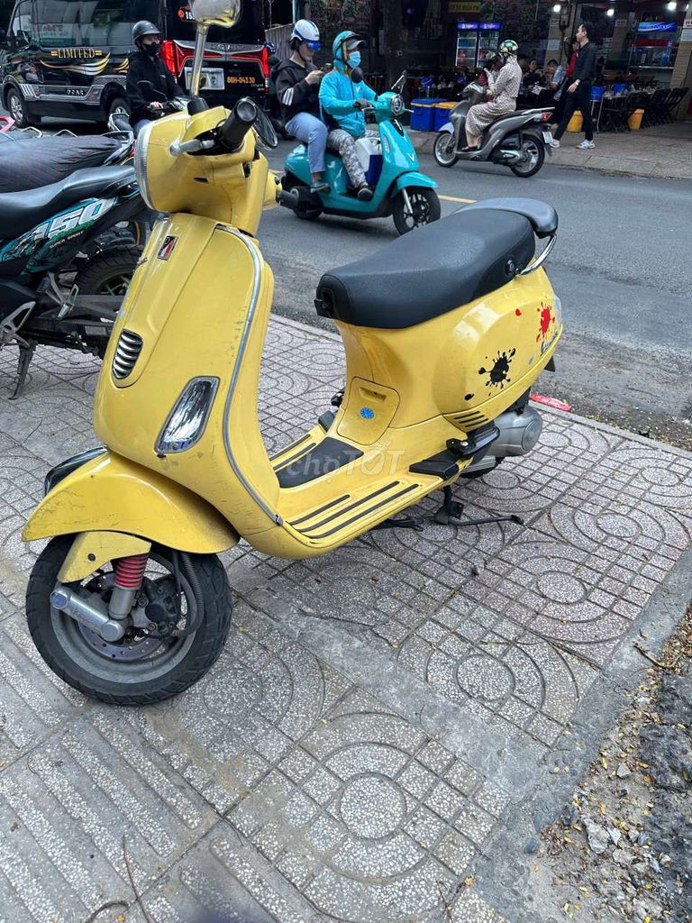 Piaggio Vespa LX 2013 Желтый