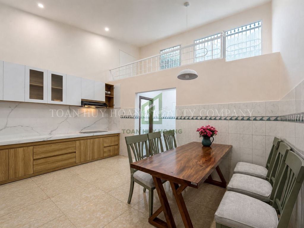 Bright 3-bedroom house with yard and new furniture on Chế Lan Viên — photo 6