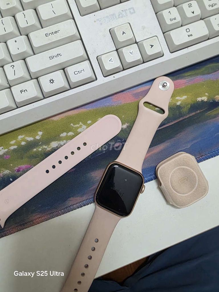 Apple Watch Series 5 Hồng Đã sử dụng. Mua bán Thiết bị đeo thông minh tại Quận Hoàng Mai Hà Nội được đăng bởi Do quang vu hình 1