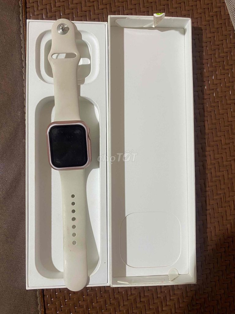 Apple Watch Vàng hồng. Mua bán Thiết bị đeo thông minh tại Quận Long Biên Hà Nội được đăng bởi Cò hình 1