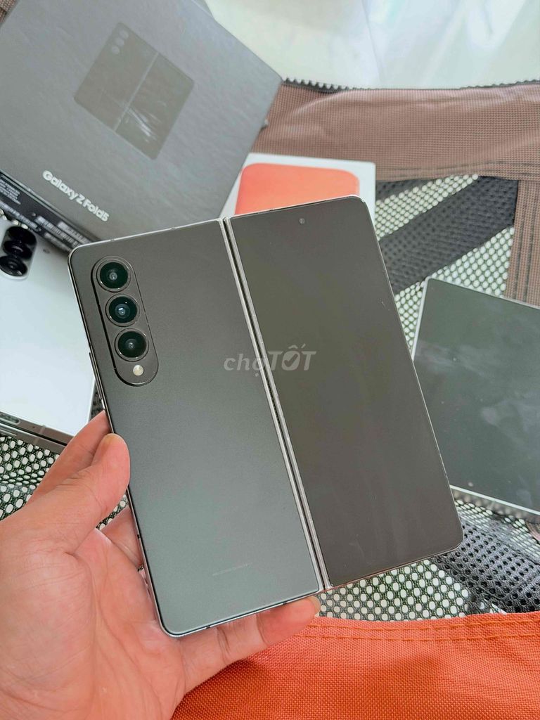 Samsung Galaxy Z Fold4 Đen Việt Nam. Mua bán Điện thoại tại Quận 5 Tp Hồ Chí Minh được đăng bởi Gia Bảo hình 1