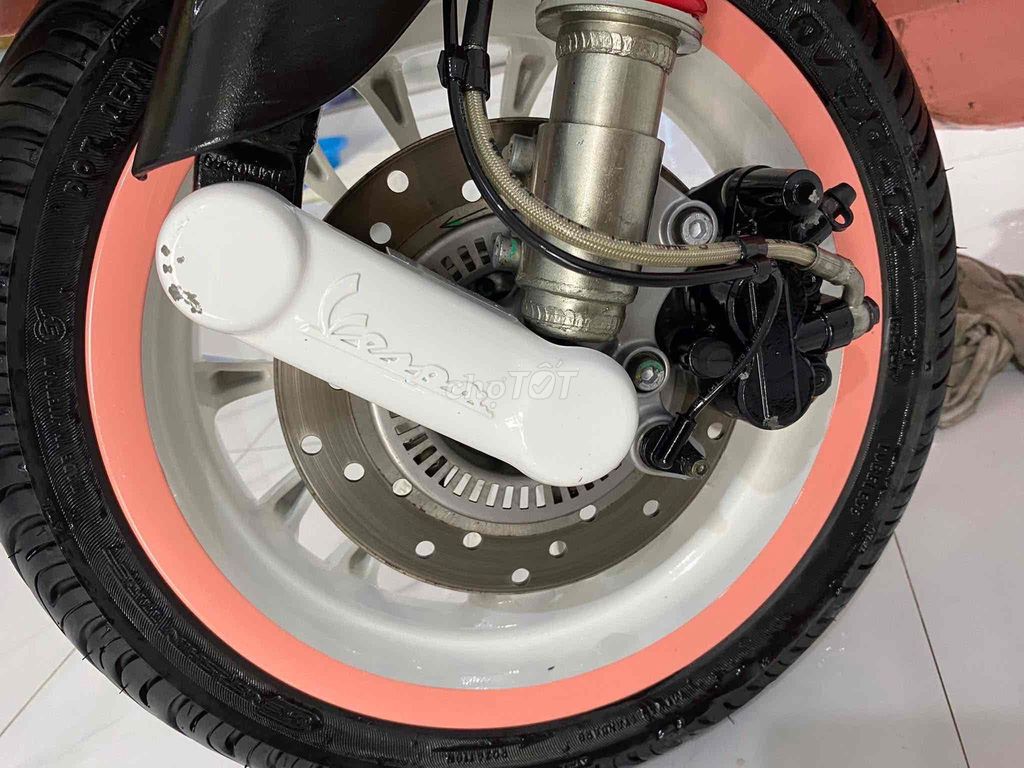 vespa hồng, ngay giao cccd, zin êm đẹp. Mua bán Xe máy tại Quận Tân Phú Tp Hồ Chí Minh được đăng bởi Thái Hải Đăng hình 7
