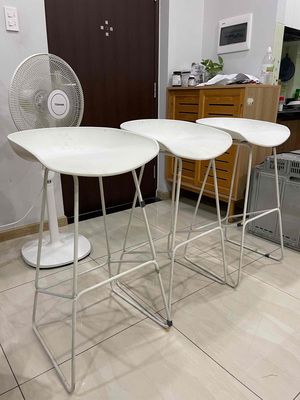 Ghế quầy bếp hoặc ban công. Mua bán Bàn ghế tại Thành phố Dĩ An Bình Dương được đăng bởi Lê thị hòa