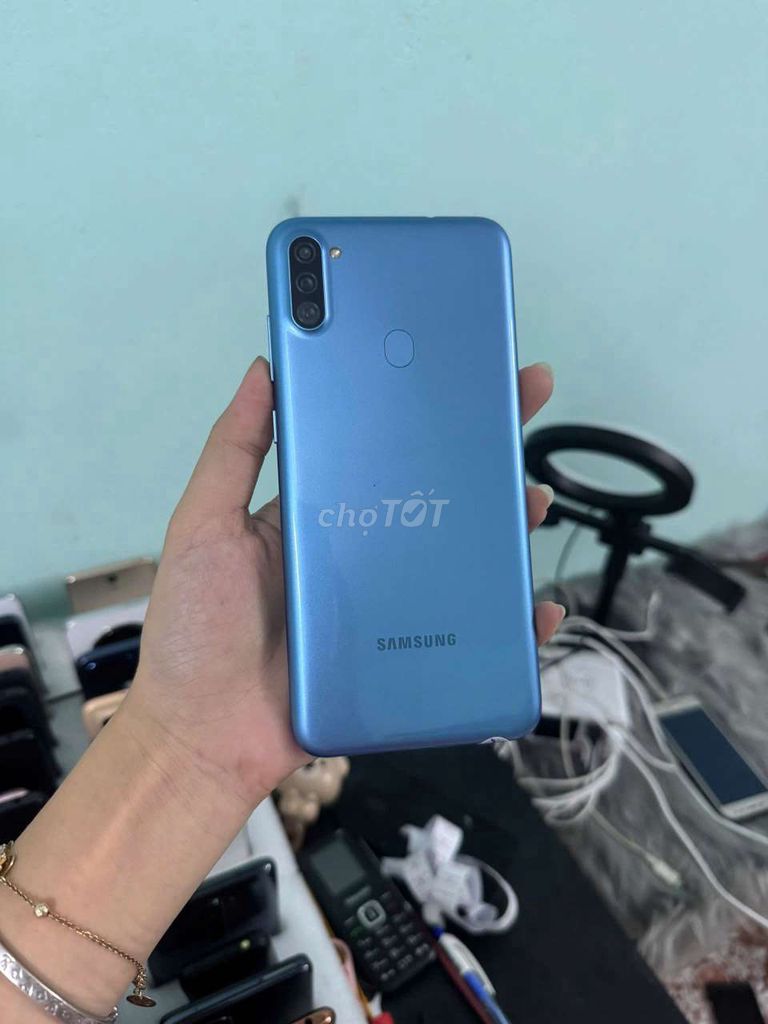 SS a11, 32g, zin full, đẹp, sạc nhanh. Mua bán Điện thoại tại Thành phố Thủ Dầu Một Bình Dương được đăng bởi Phước Mobile hình 1